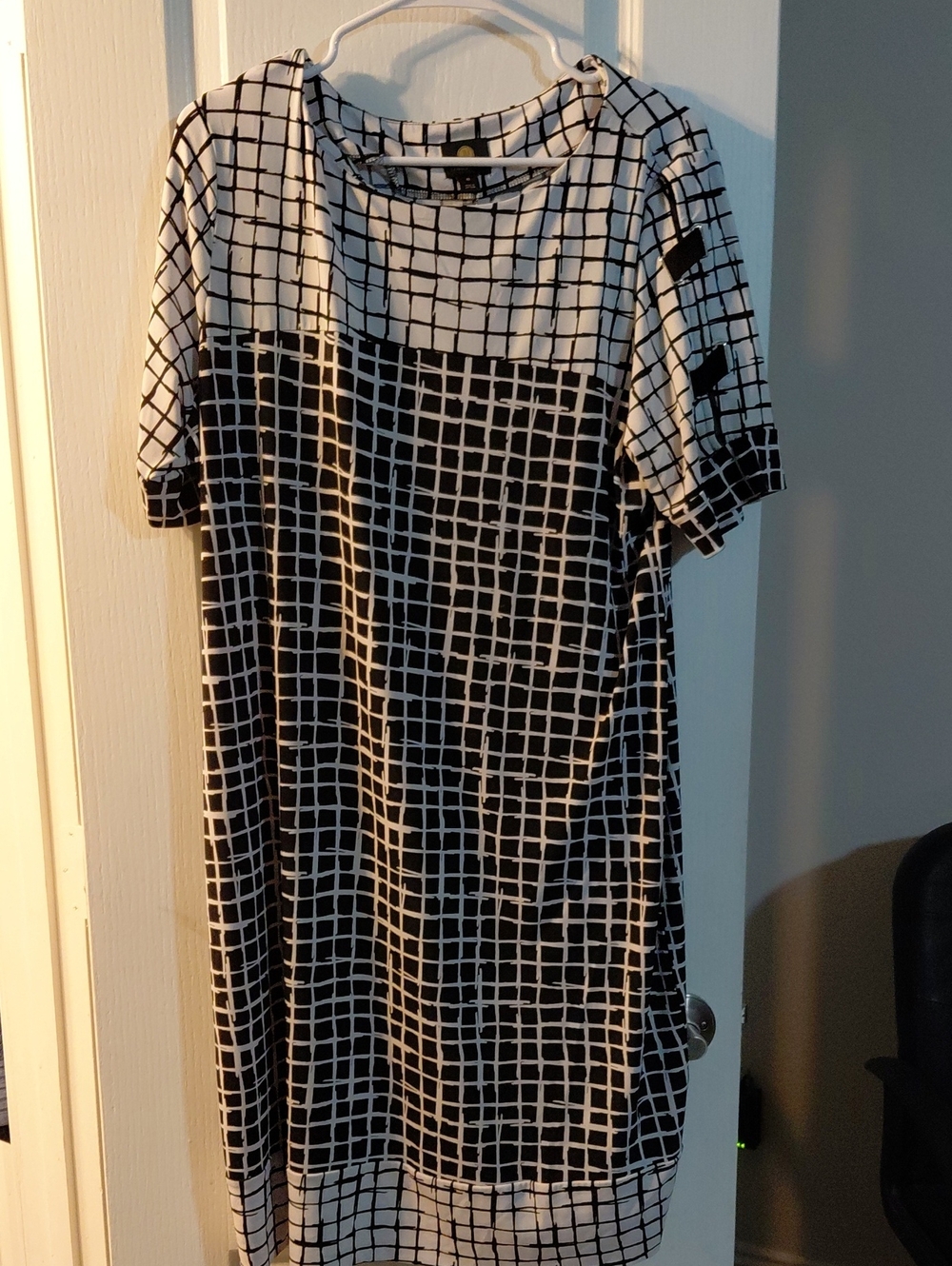JM Collection Black and White Grid-Pattern Shift Dress Lenght 40" Bust 44"